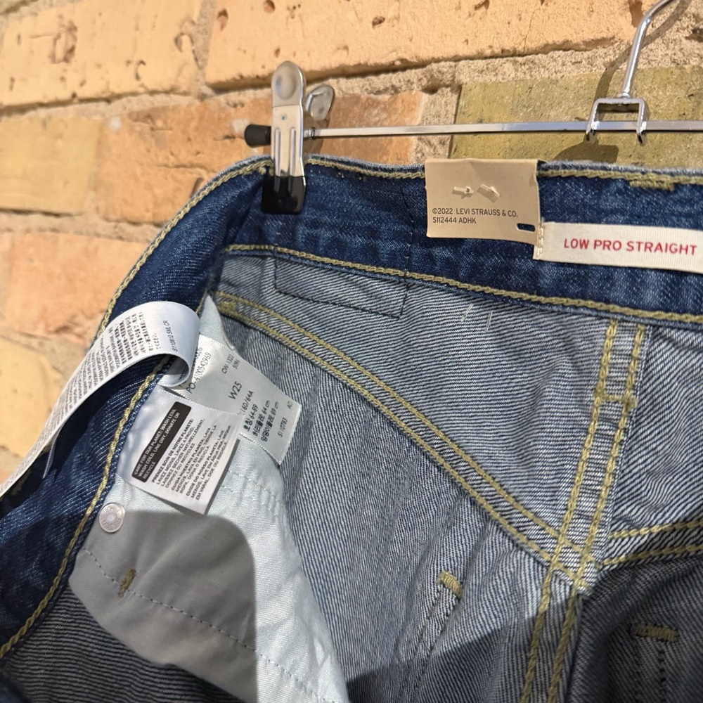 NWT LEVIS LOWPRO STRAIGHT LEG JEAN 25 - Picture 6 of 6